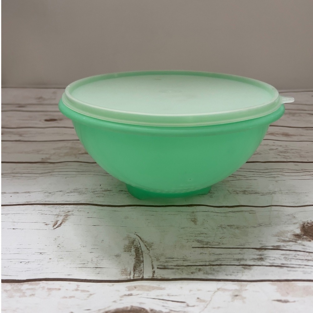 Vintage Tupperware Colander Bowl Mint Green Strainer Lid 9 Inch